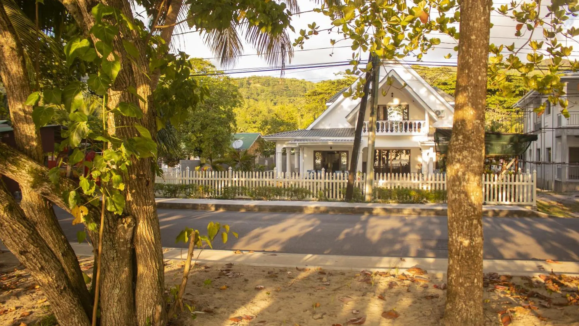 Chello'S Villa Mahe Island